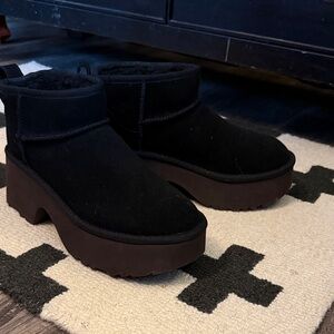 UGG Women’s Classic Ultra Mini New Heights Black